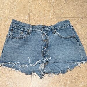 Levi’s 501 Shorts Size 28